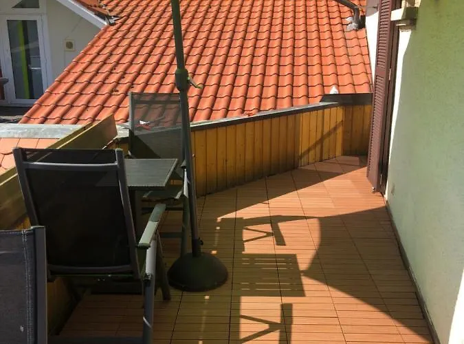 게스트하우스 Rebstoeckel 3*